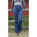 Jean femme lainey wilson pintuck flare Wrangler
